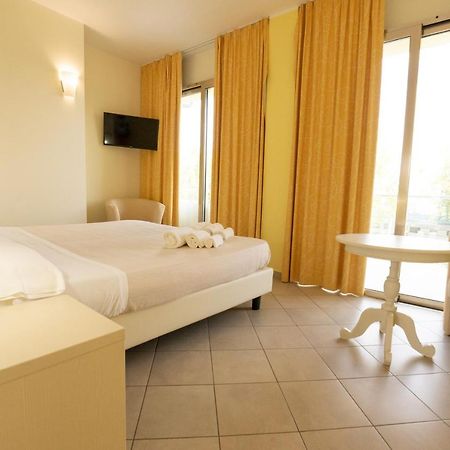 Hotel Baia Di Trainiti Vibo Valentia Esterno foto
