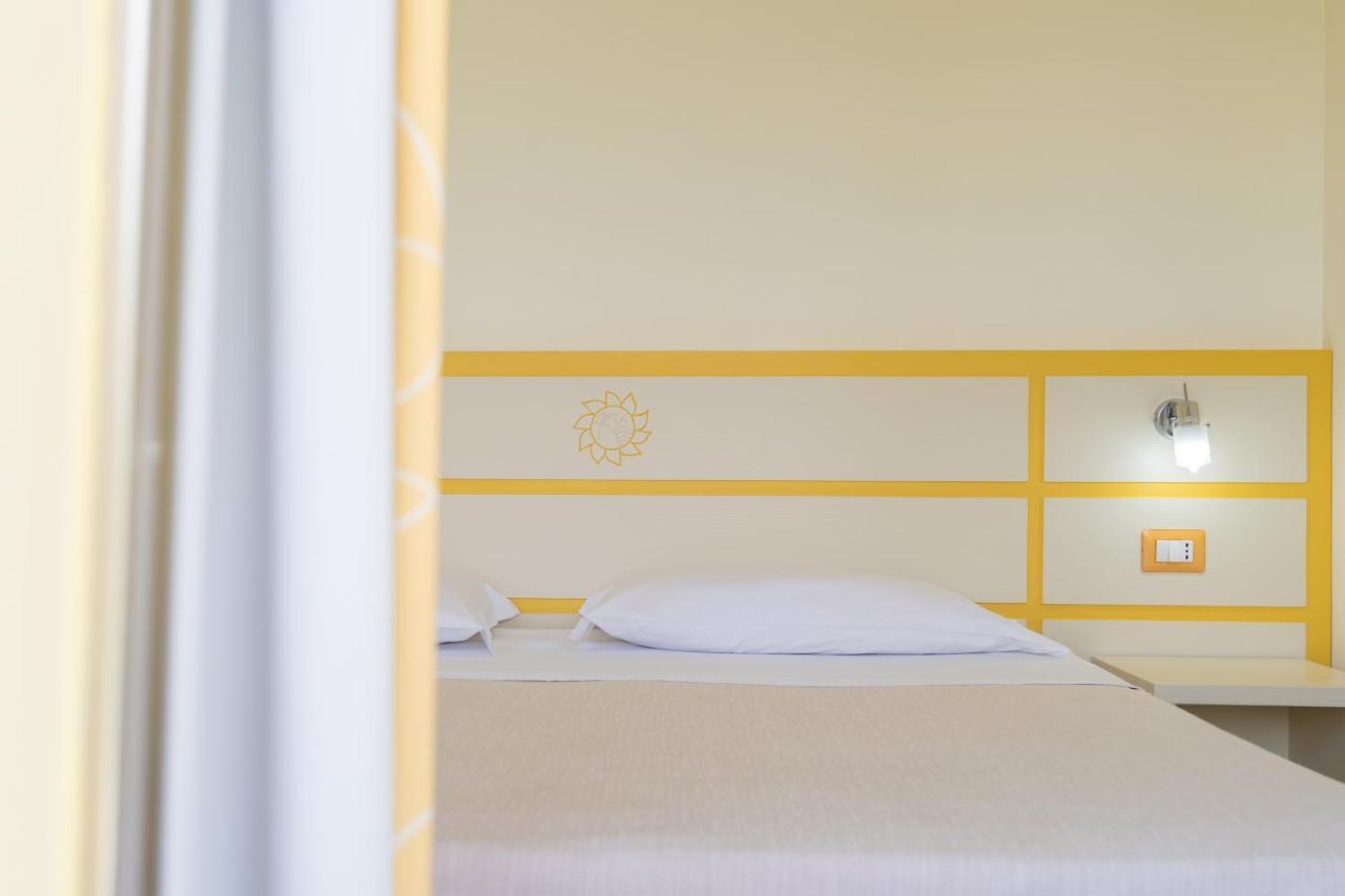 Hotel Baia Di Trainiti Vibo Valentia Esterno foto