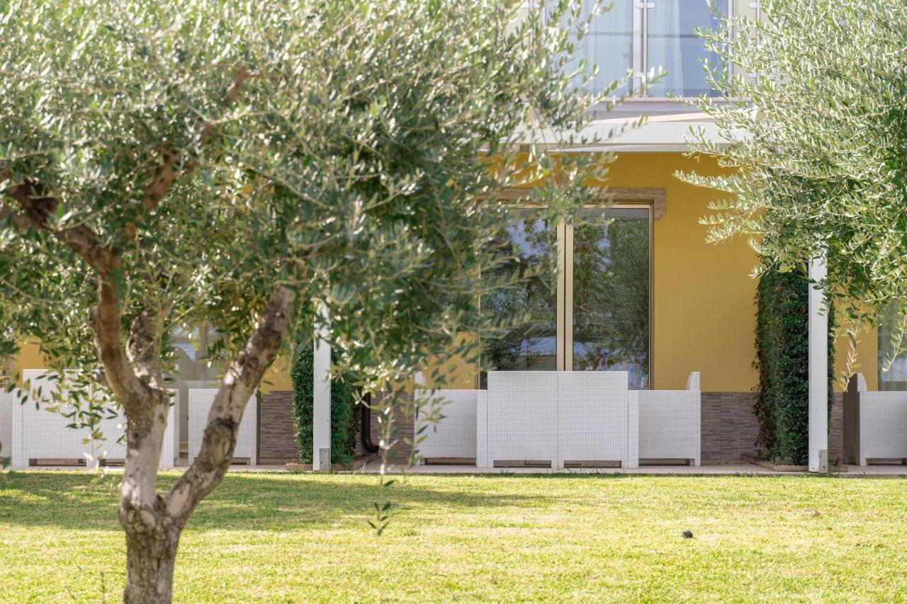 Hotel Baia Di Trainiti Vibo Valentia Esterno foto