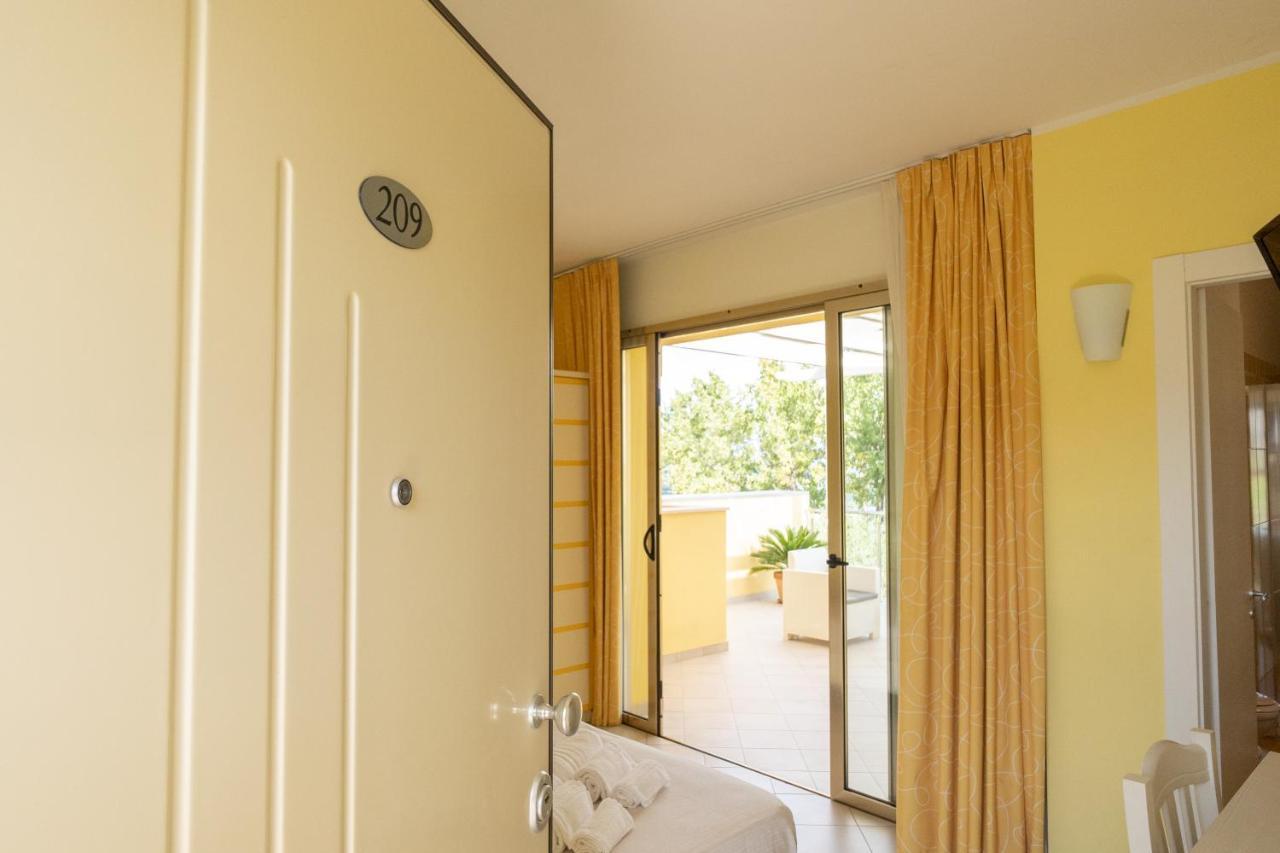 Hotel Baia Di Trainiti Vibo Valentia Esterno foto