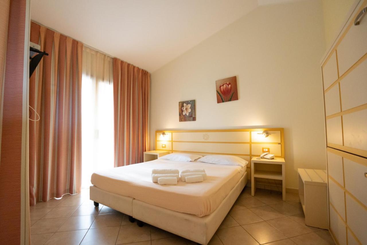 Hotel Baia Di Trainiti Vibo Valentia Esterno foto