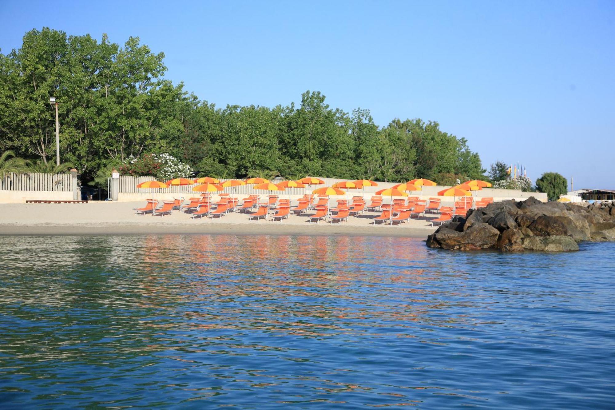 Hotel Baia Di Trainiti Vibo Valentia Esterno foto