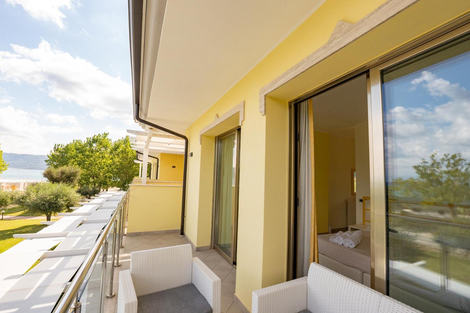 Hotel Baia Di Trainiti Vibo Valentia Esterno foto
