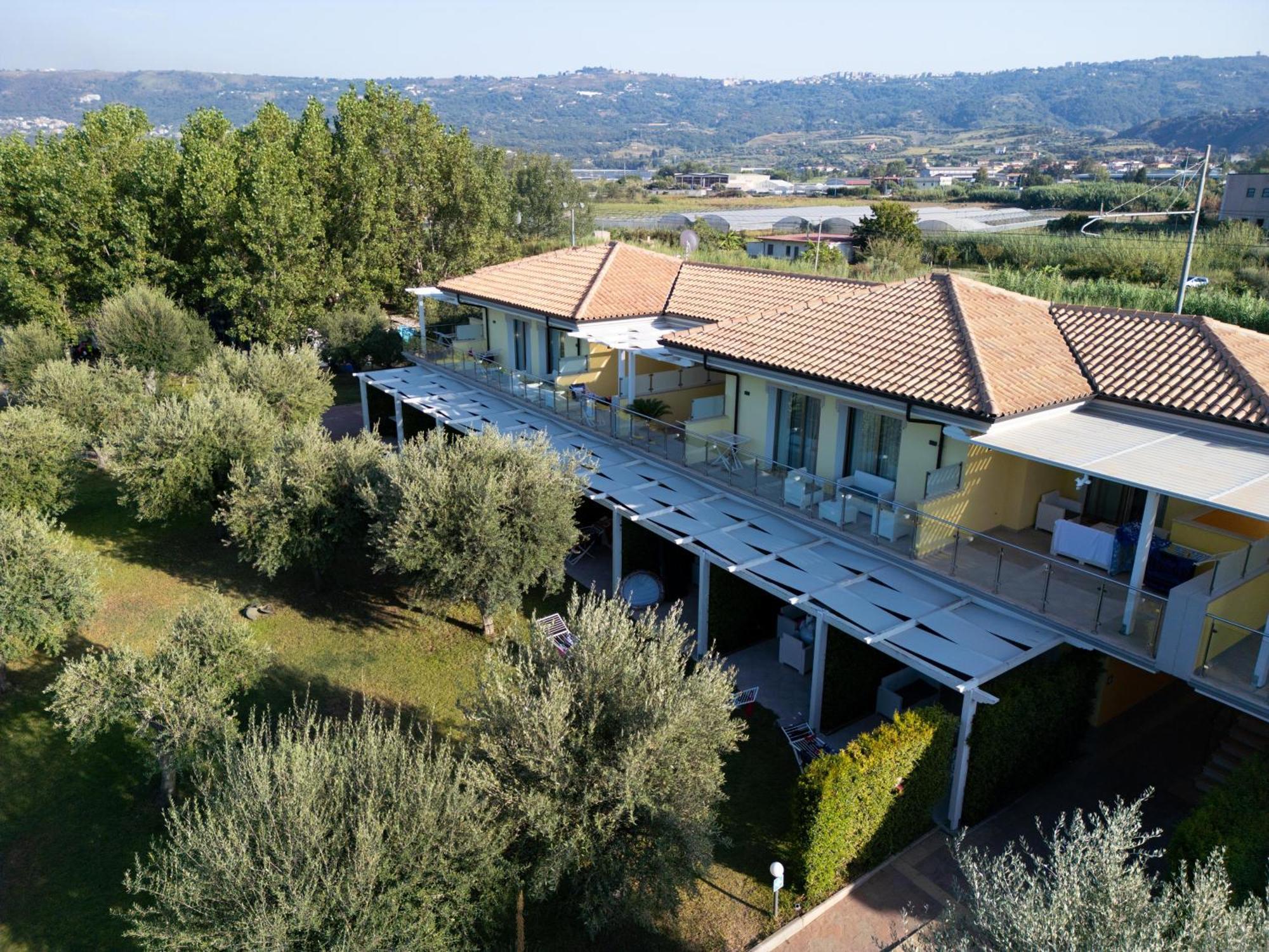 Hotel Baia Di Trainiti Vibo Valentia Esterno foto